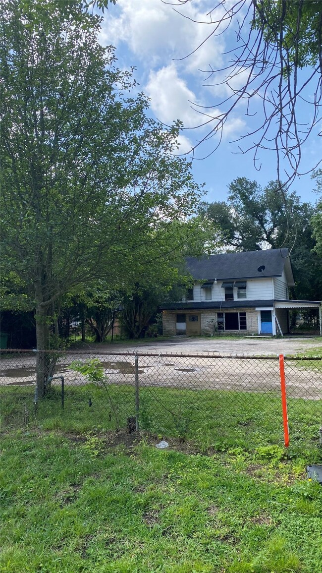 418 Plymouth St, Houston, TX 77022 - photo 4