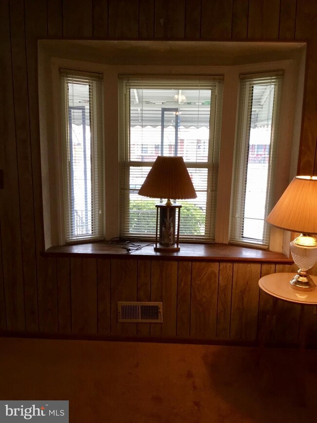 947 Arncliffe Rd, Essex, MD 21221 - photo 3