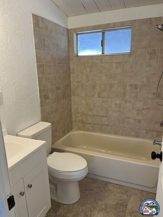 1111 Cottonwood Dr, El Centro, CA 92243 - photo 6