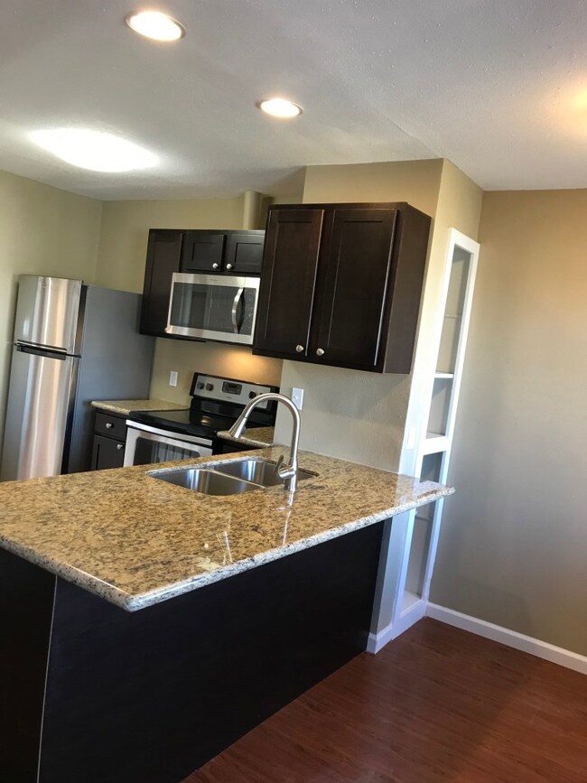 638 Heidrich St unit 32, Houston, TX 77018 - photo 4