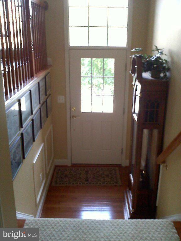 25868 Commons Square, Chantilly, VA 20152 - photo 2