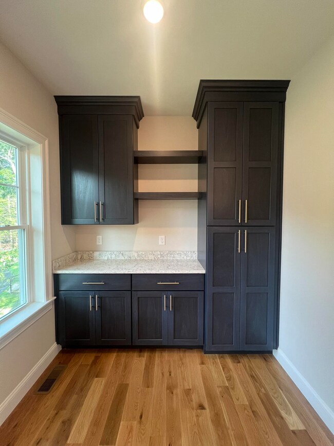 53 Juniper Ln, Portsmouth, NH 03801 - photo 2