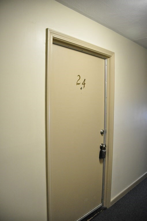 176 Maple Ave unit 4-24, Rutland, MA 01543 - photo 3