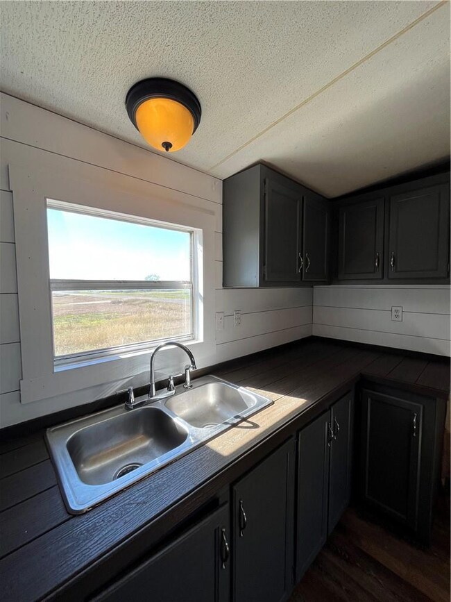 127 Hillside Dr, Troy, TX 76579 - photo 7