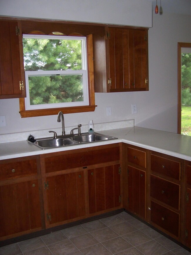 201 E 3rd St, Sugar Grove, OH 43155 - photo 5