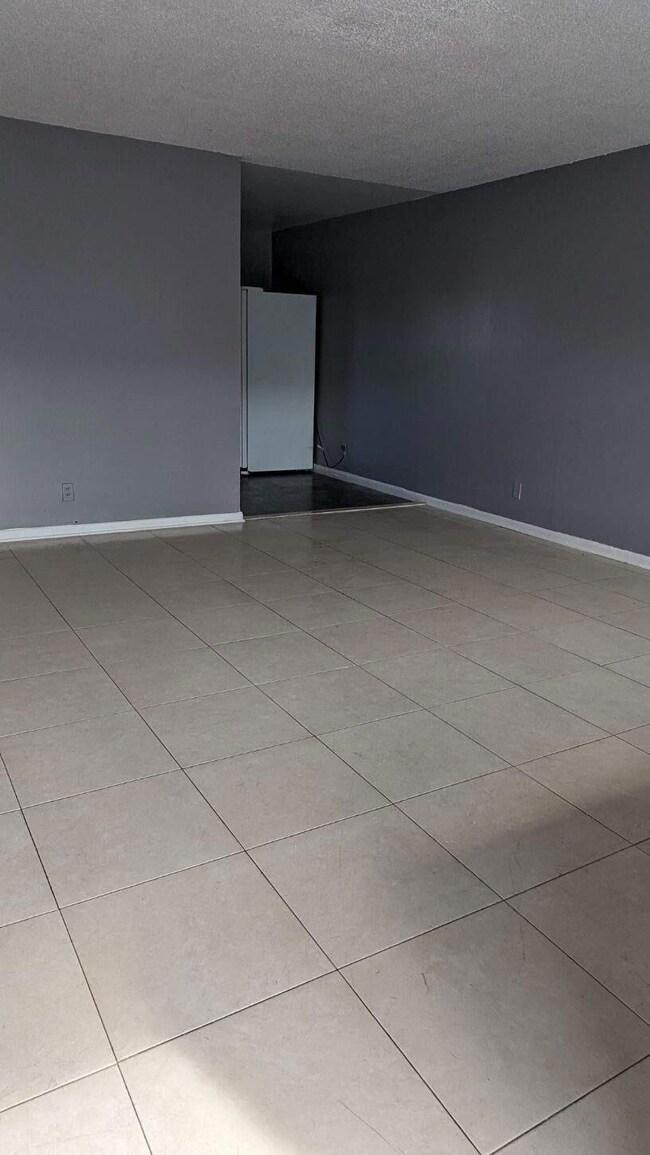 461 Silver Beach Rd unit 1, Riviera Beach, FL 33403 - photo 6