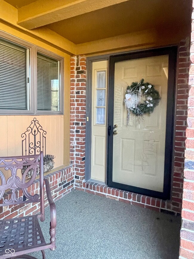 131 E Ravenswood Dr unit 18-D, Anderson, IN 46012 - photo 5