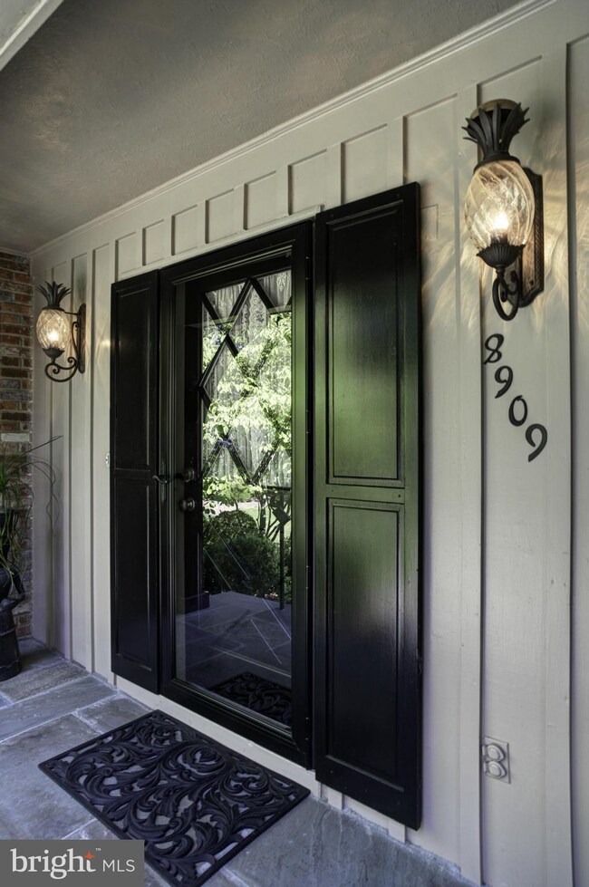 8909 Glenbrook Rd, Fairfax, VA 22031 - photo 6
