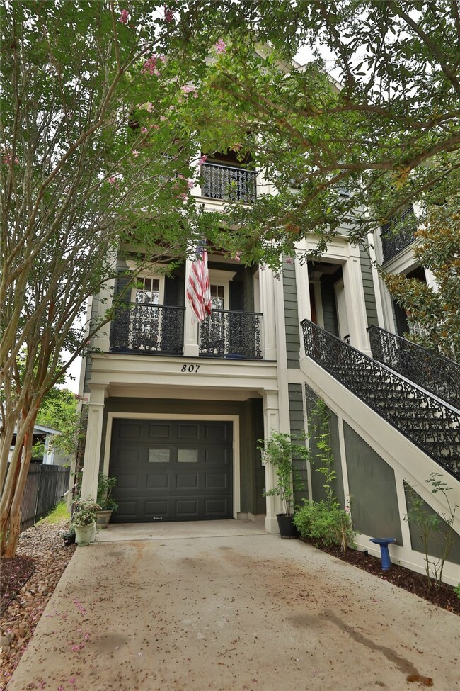 807 Aurora St, Houston, TX 77009 - photo 2