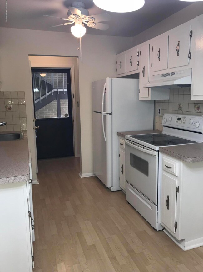 4 Pine Cluster Cir unit A, Manalapan, NJ 07726 - photo 4