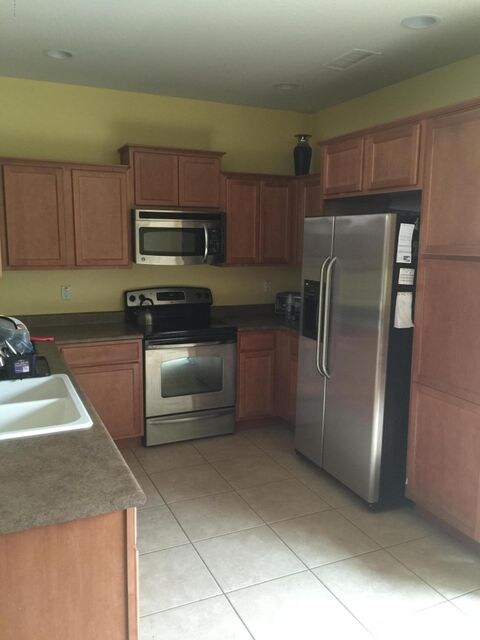 Kitchen - Refrig not Conveying