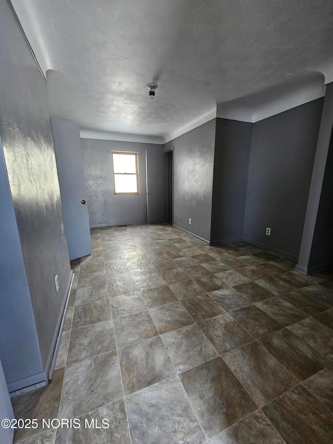 2619 Locust St, Toledo, OH 43608 - photo 6