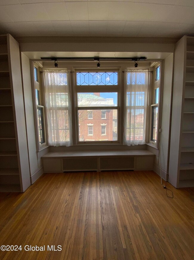 461 State St unit 3R, Albany, NY 12203 - photo 3