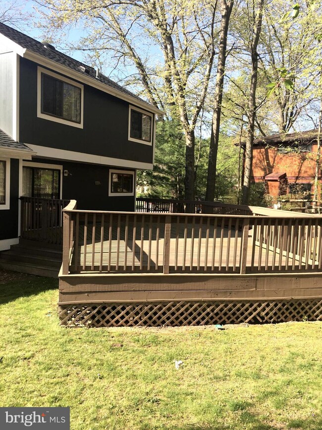 205 Stonegate Dr, Silver Spring, MD 20905 - photo 3