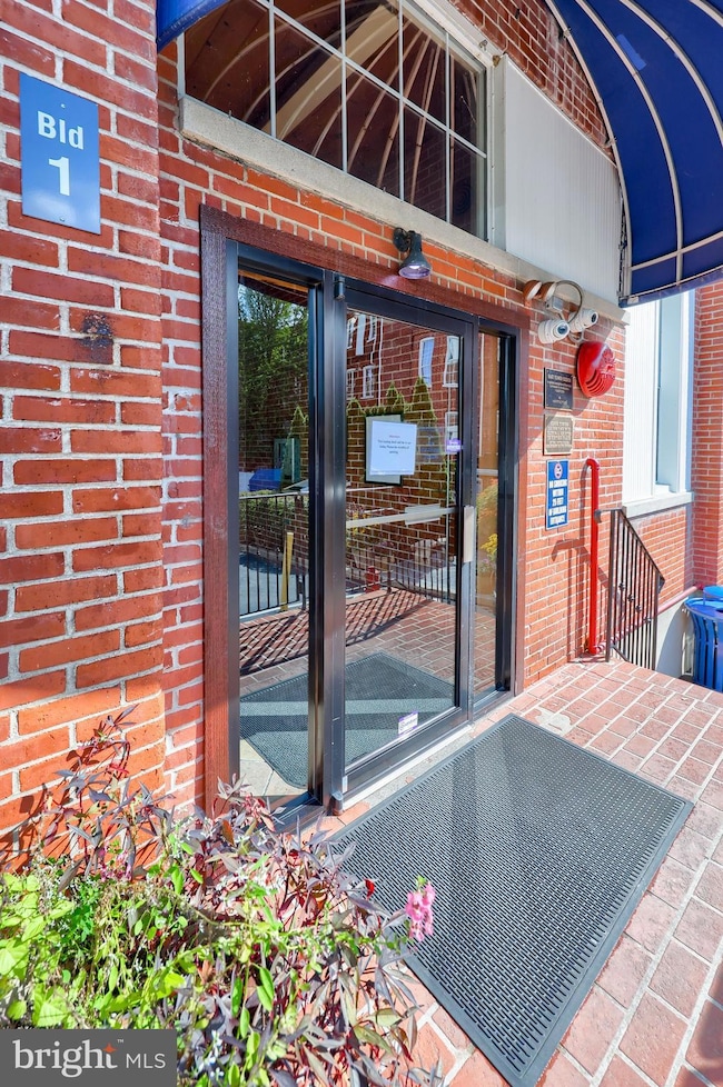 Clock Towers unit 233, Lancaster, PA 17603 - photo 2