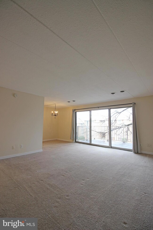 2632 Ft Farnsworth Rd unit 1B, Alexandria, VA 22303 - photo 4