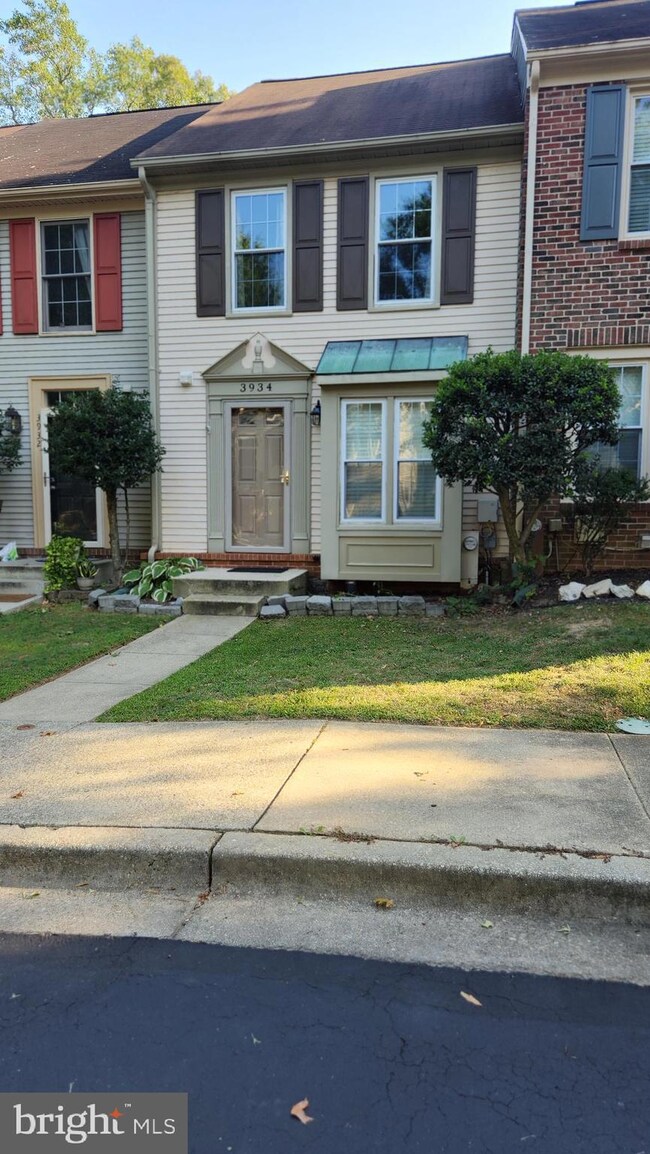 3934 Angelton Ct, Burtonsville, MD 20866 - photo 2