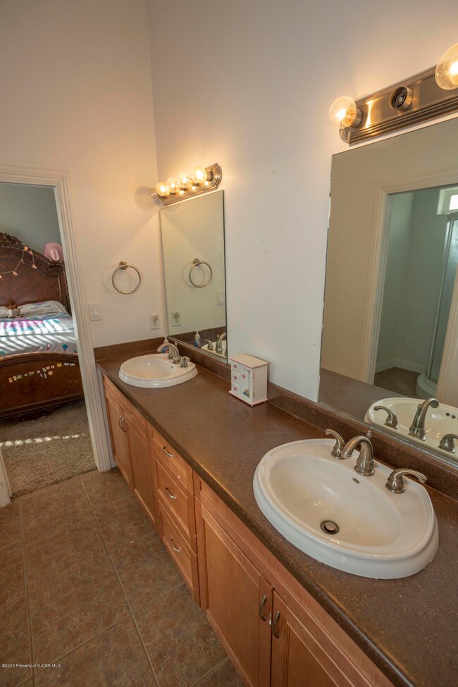jack -n-jill bath