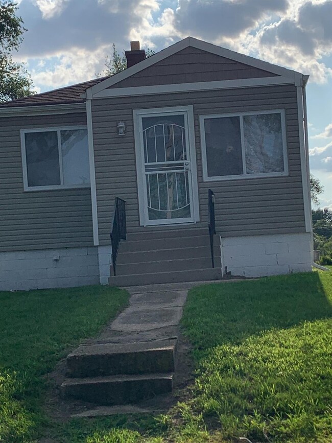 2300 Fillmore St, Gary, IN 46407 - photo 4