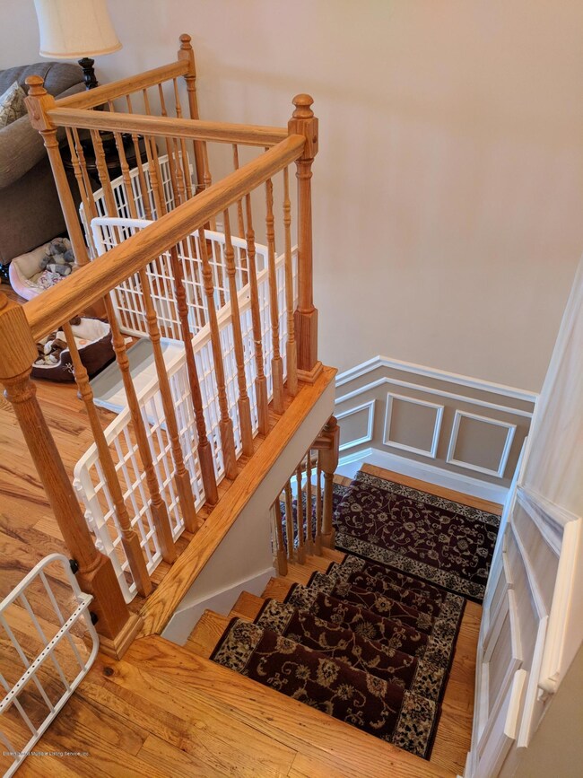 Stairs to 2nd fl