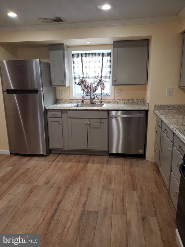 2753 Norfen Rd, Halethorpe, MD 21227 - photo 5