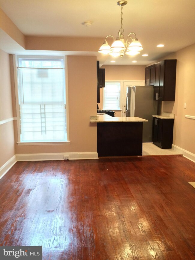 3909 Colborne Rd, Baltimore, MD 21229 - photo 2