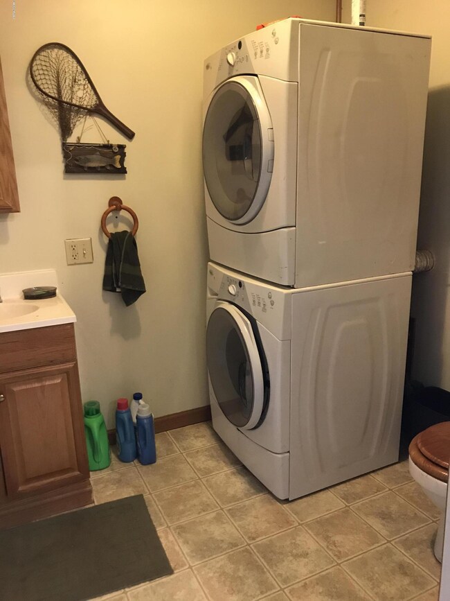 154 W Foss Ave, White Cloud, MI 49349 - photo 7