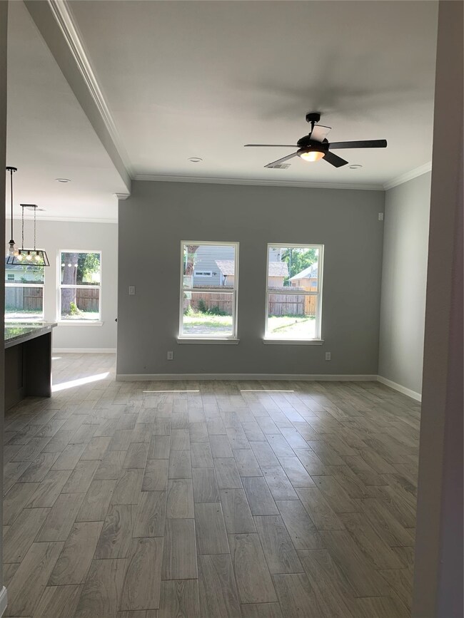 2610 Carmel St, Houston, TX 77091 - photo 4