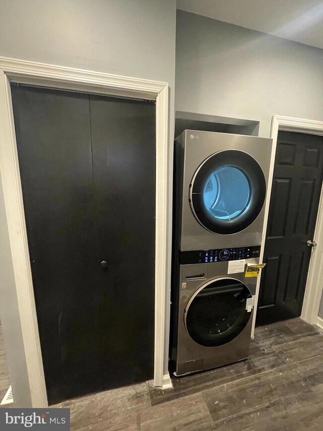 104 Mckinley Ave unit 2, Lansdowne, PA 19050 - photo 3