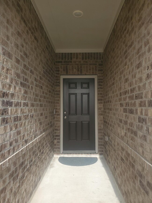 1208 Mare Stable Ct, Alvin, TX 77511 - photo 3