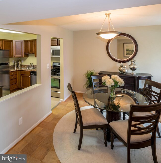 12 Ruxview Ct unit 202, Towson, MD 21204 - photo 5