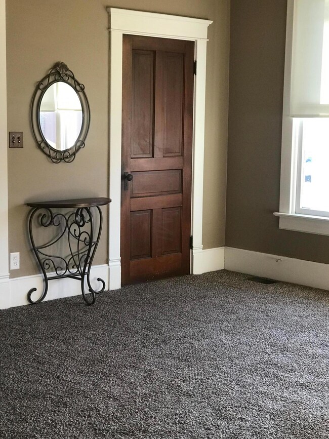 199 S Walnut St, Logan, OH 43138 - photo 5