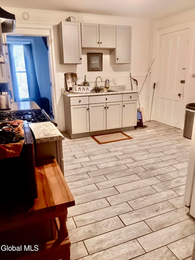 137 2nd Ave, Troy, NY 12180 - photo 4