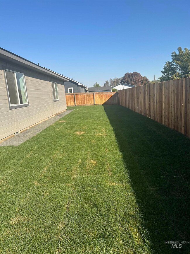 1125 W 10th St, Weiser, ID 83672 - photo 2