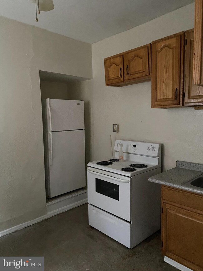 5539 Hazel Ave, Philadelphia, PA 19143 - photo 6