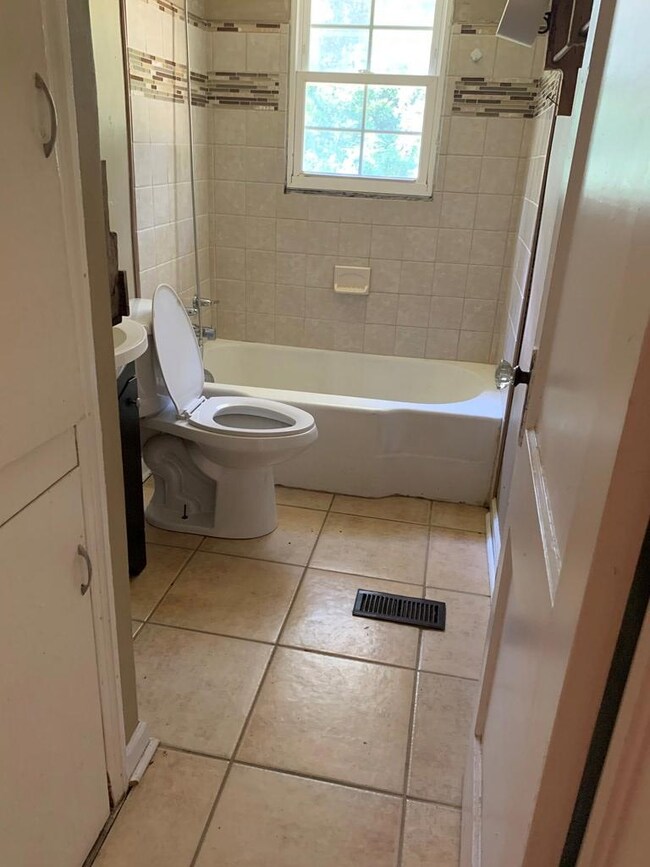 Main Full Bath