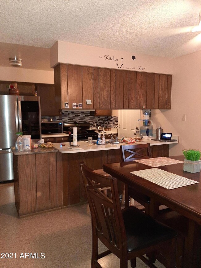 2202 N 54th Ln unit 9, Phoenix, AZ 85035 - photo 2