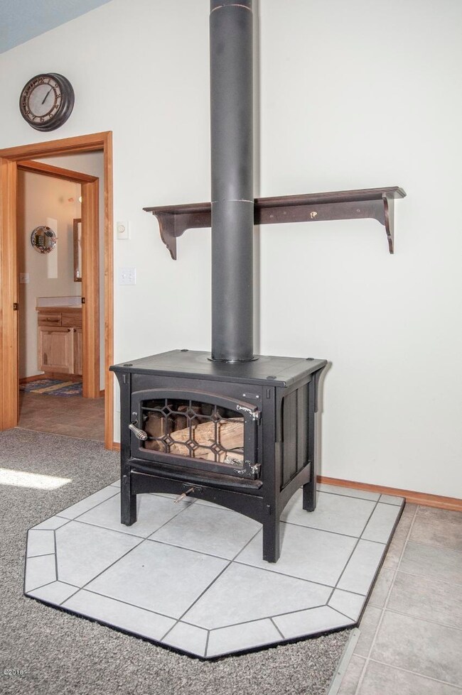 Wood burning stove (850x1280)