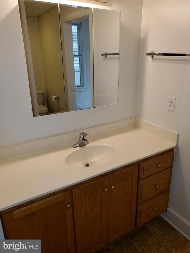 105 S Railroad Ave, New Holland, PA 17557 - photo 5