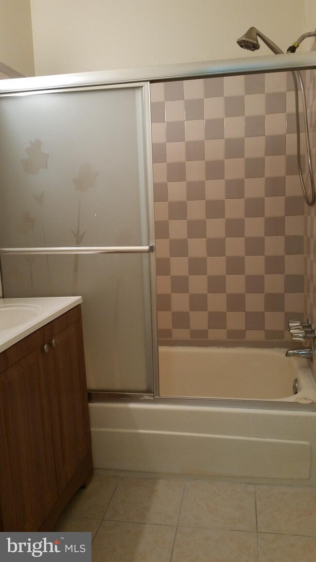 3368 Hewitt Ave unit 302, Silver Spring, MD 20906 - photo 3