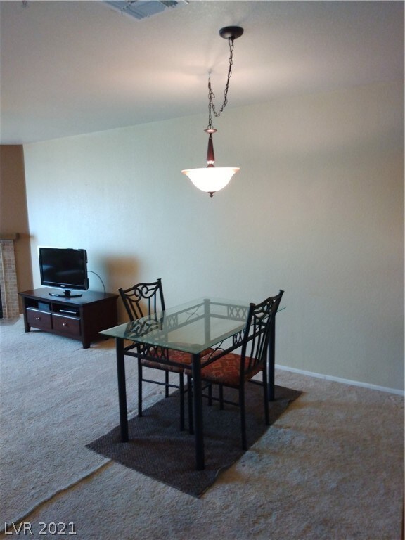 2004 Mesquite Ln unit 302, Laughlin, NV 89029 - photo 7