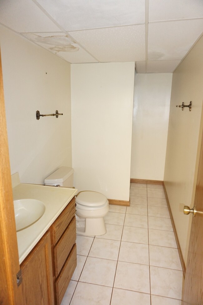 2313 N Northern Ave, Waukegan, IL 60087 - photo 7