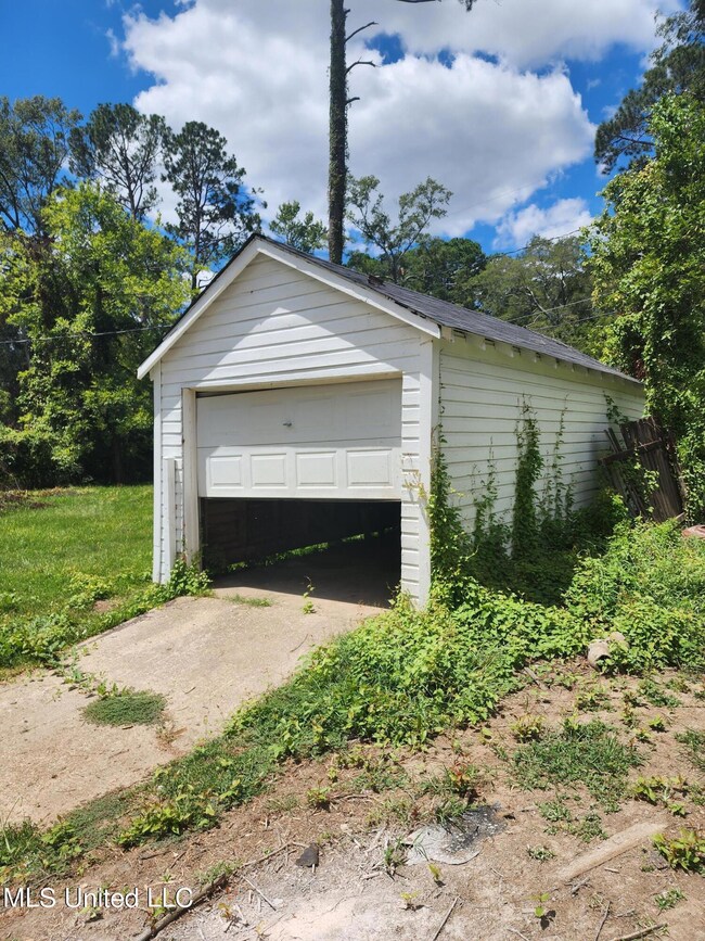 4839 Sheridan Drive - 5