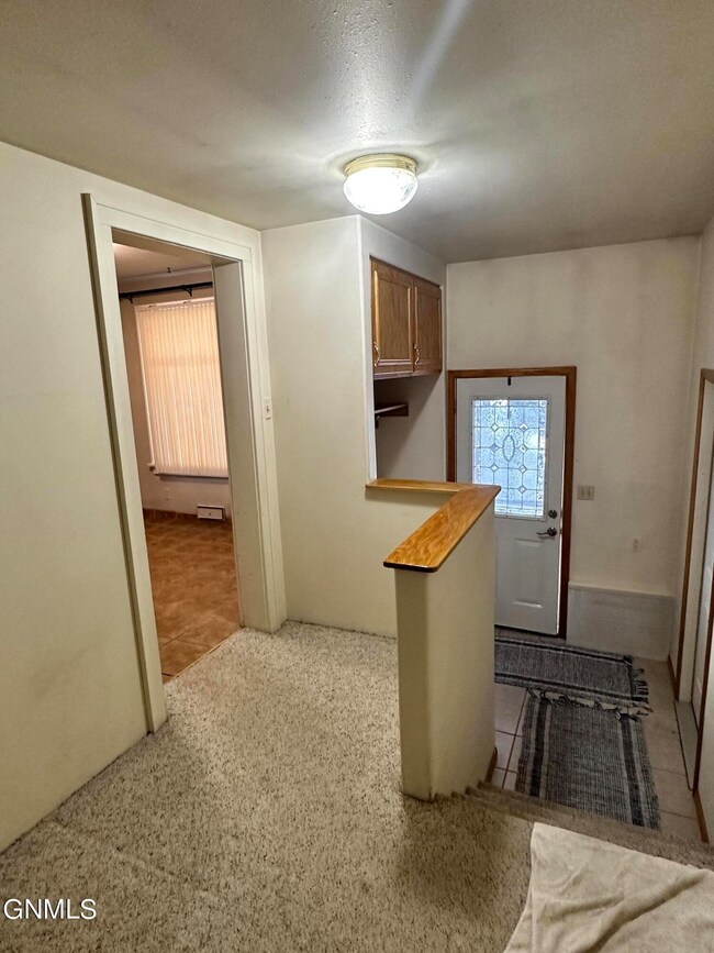 401 8th St NE, Jamestown, ND 58401 - photo 4