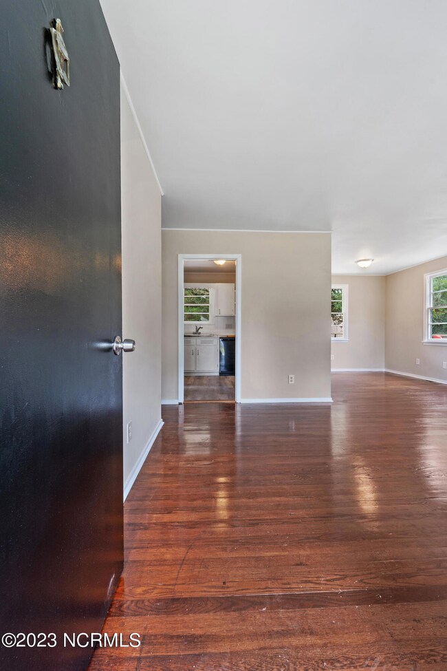 530 Oak Ln, Jacksonville, NC 28540 - photo 7