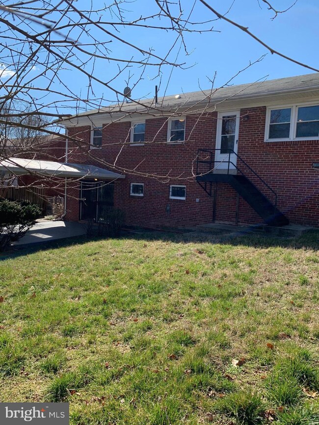 910 Linwood St, Hyattsville, MD 20783 - photo 7