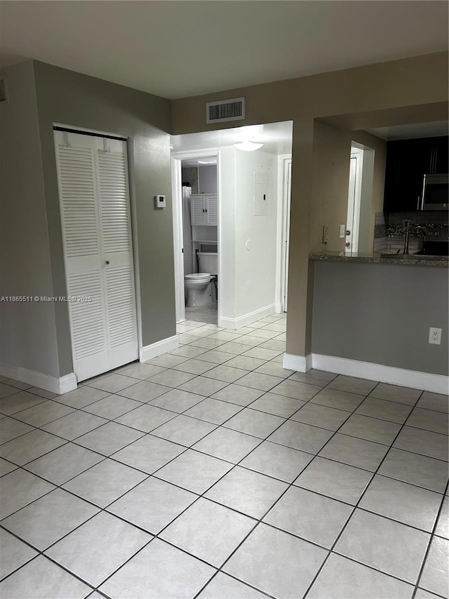 Las Brisas at Country Club of Miami unit D107, Hialeah, FL 33015 - photo 4