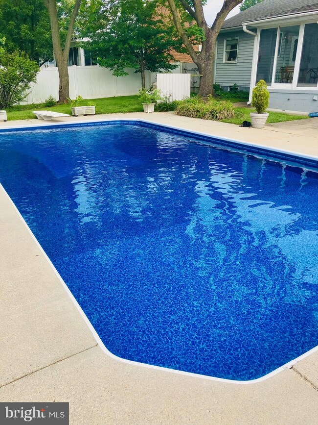 1133 Mchenry Dr, Glen Burnie, MD 21061 - photo 3