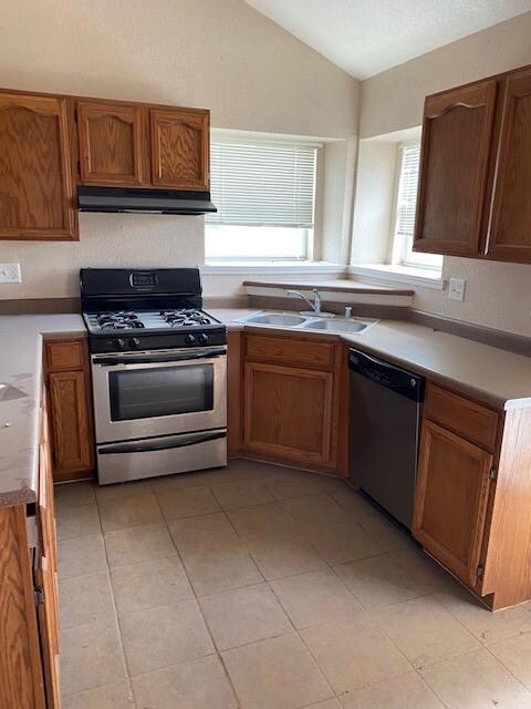 512 Adrian Ct, Horizon City, TX 79928 - photo 6