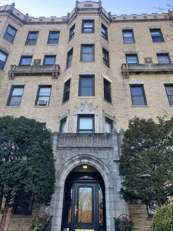 51 Park Dr unit 6, Boston, MA 02215 - photo 2